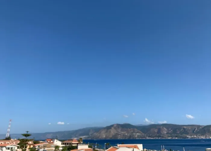 Alba Sullo Stretto * مسينا