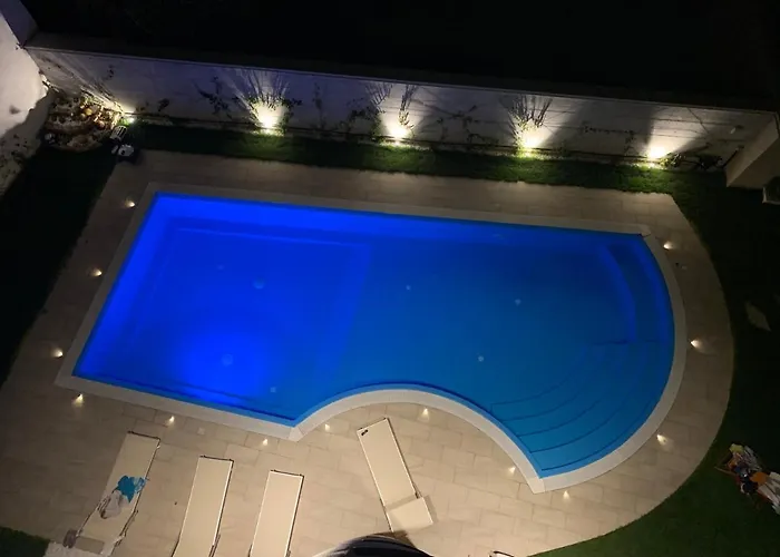 Alba Sullo Stretto 别墅 *