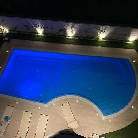 Alba Sullo Stretto Villa *