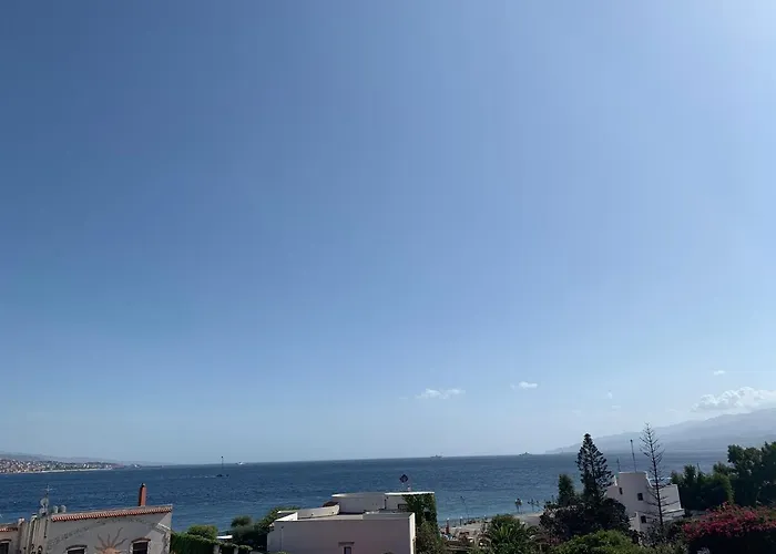 Alba Sullo Stretto Messina